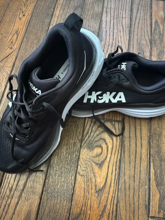 Hoka One One Bondi 8 Women's Black Running Shoes Size 9B hardly worn - Picture 1 of 7